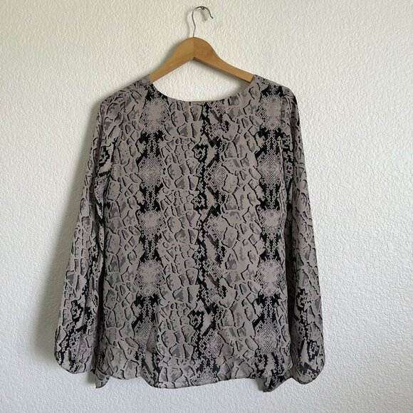 Parker Blouse XS Silk Snakeskin Bell Sleeve Asymmetrical Layered Tiered Blouse - Picture 2 of 8
